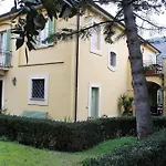 Dimora Umbra Al Civico 65 Bed & Breakfast 3*